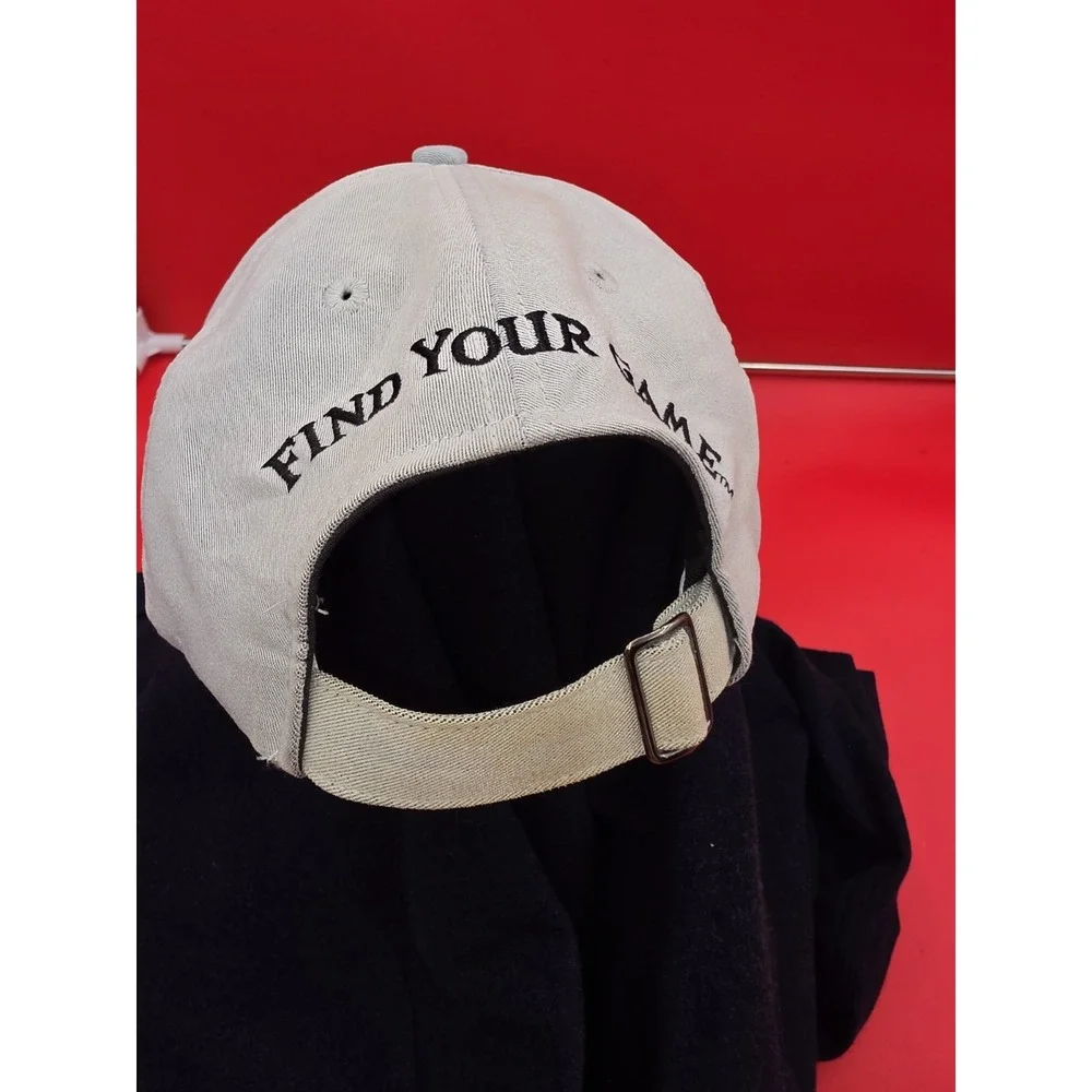 Taylor Made Golf Hat Cap Adult Strapback Adjustable Light Gray Performance
